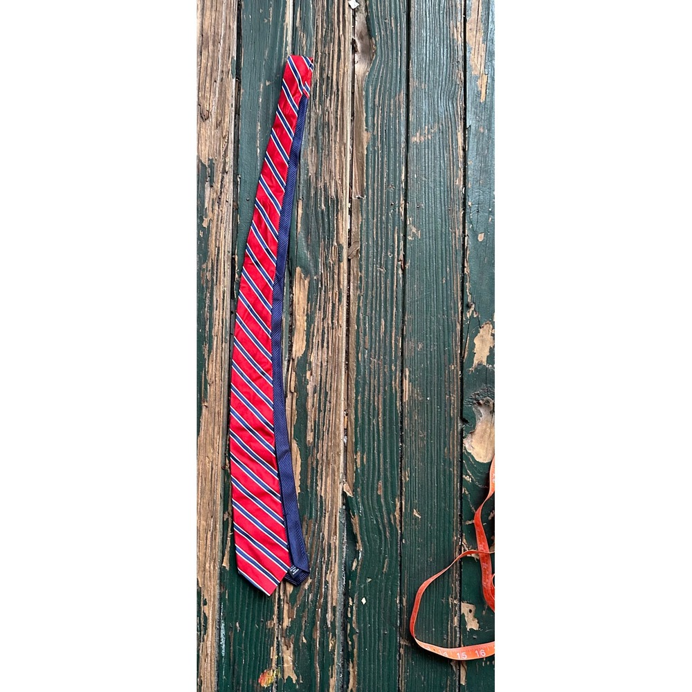 Roundtree & Yorke Mens Red Navy Blue White Silk Striped Narrow Necktie A4194